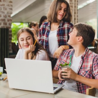 A Revolução na Construção de Sites para Escolas