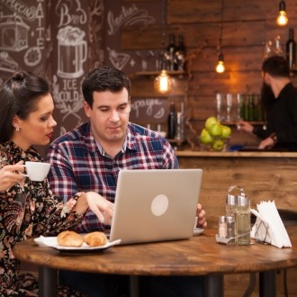 A Revolução da Construção de Sites para Bares e Restaurantes A Revolução da Construção de Sites para Bares e Restaurantes