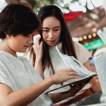 Quem confia só no QR code merece multa: guia para donos de bares e restaurantes Quem confia só no QR code merece multa: guia para donos de bares e restaurantes