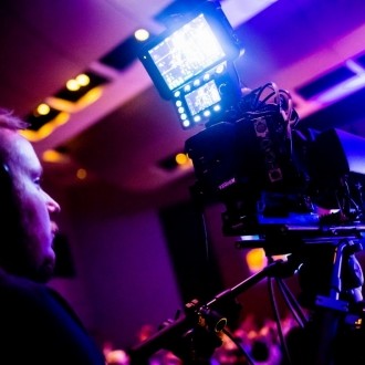 Sites para eventos corporativos híbridos: prevenção de perdas em landing pages integradas